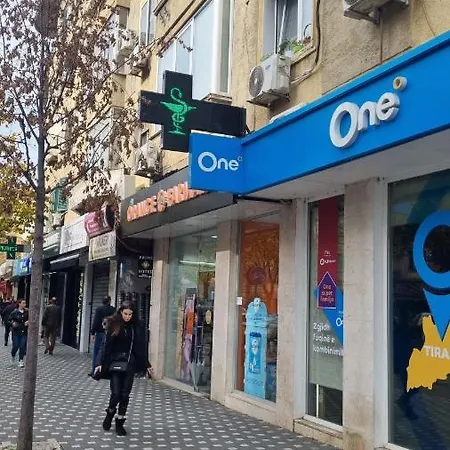 11 Steps' Lovely In The Center *