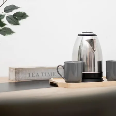 11 Steps' Lovely In The Center *