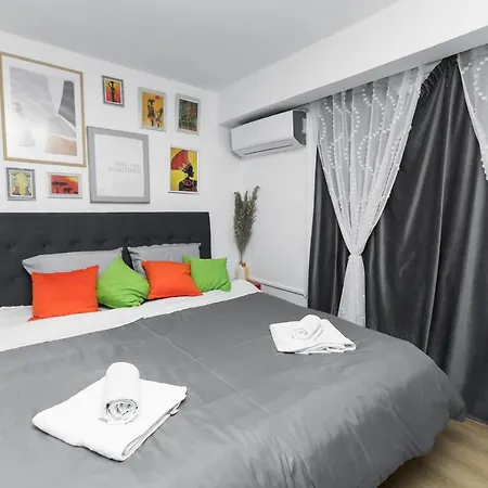 11 Steps' Lovely In The Center Apartment