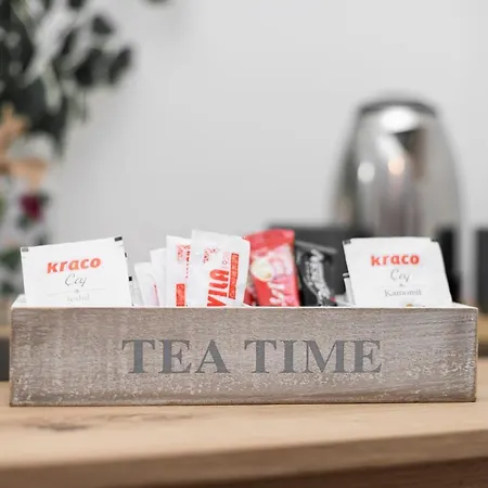 11 Steps' Lovely In The Center *