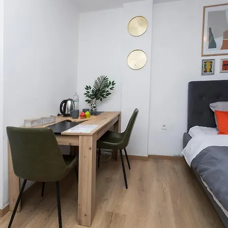 11 Steps' Lovely In The Center * Tirana