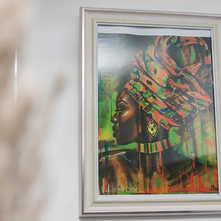 Apartment 11 Steps' Lovely In The Center *