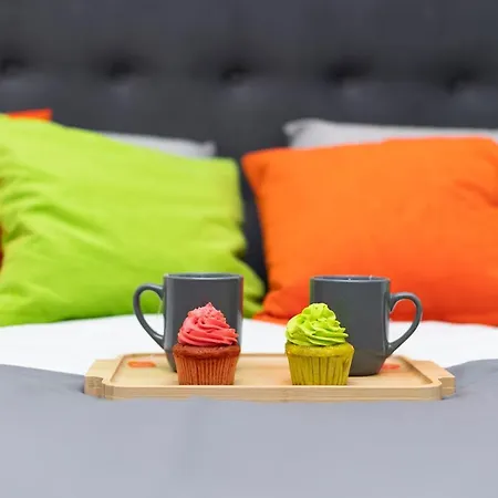 11 Steps' Lovely In The Center