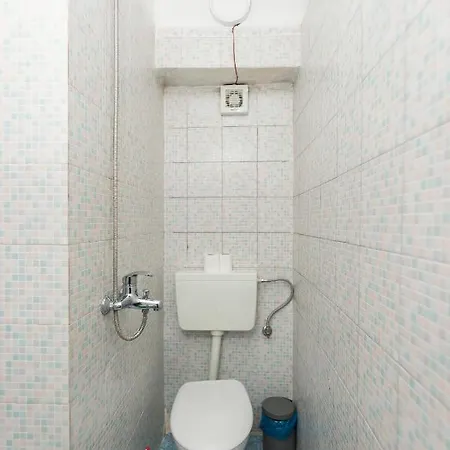 Apartment 11 Steps' Lovely In The Center *