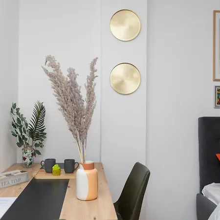 11 Steps' Lovely In The Center Apartment *