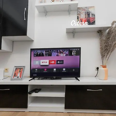 11 Steps' Lovely In The Center Apartment *